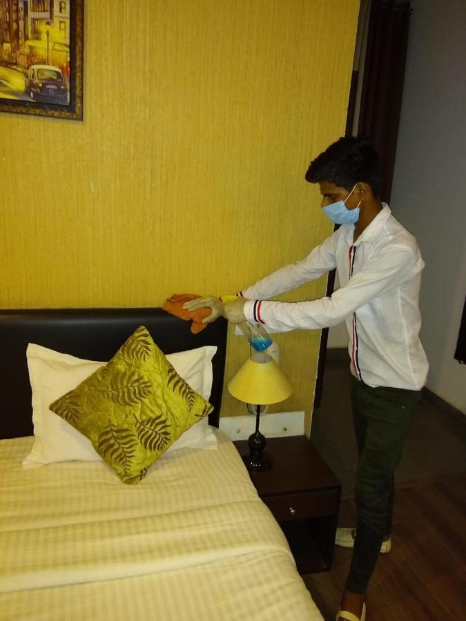 Airport Hotel Tashree New Delhi Buitenkant foto