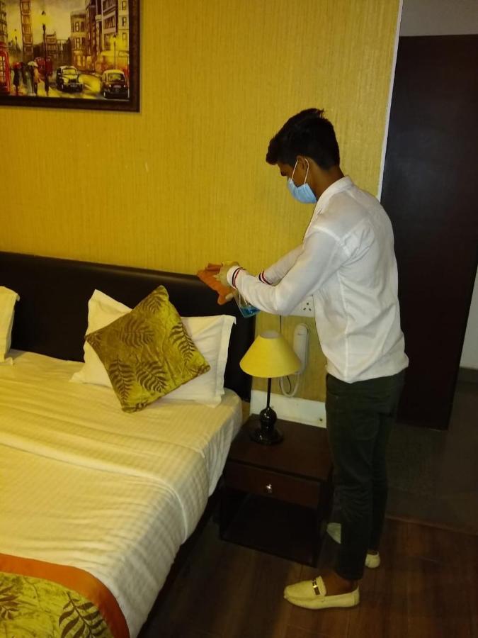Airport Hotel Tashree New Delhi Buitenkant foto