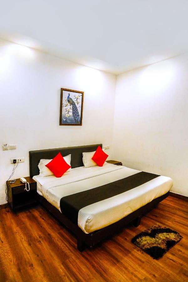 Airport Hotel Tashree New Delhi Buitenkant foto