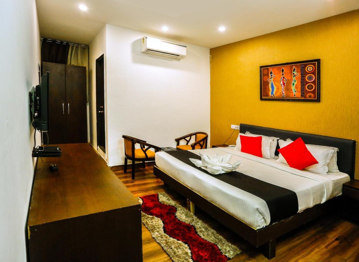 Airport Hotel Tashree New Delhi Buitenkant foto