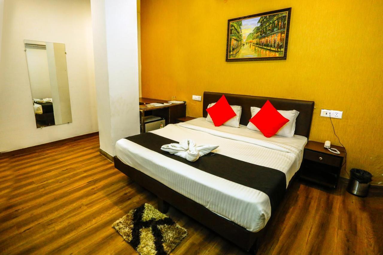 Airport Hotel Tashree New Delhi Buitenkant foto