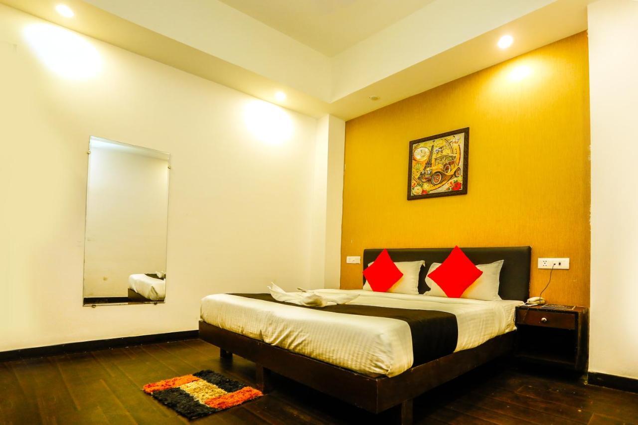 Airport Hotel Tashree New Delhi Buitenkant foto