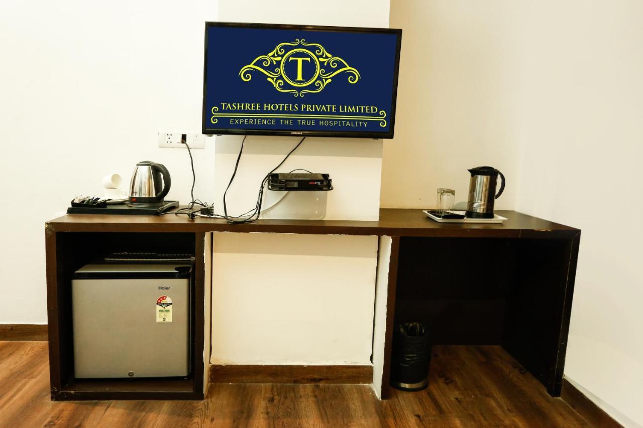 Airport Hotel Tashree New Delhi Buitenkant foto