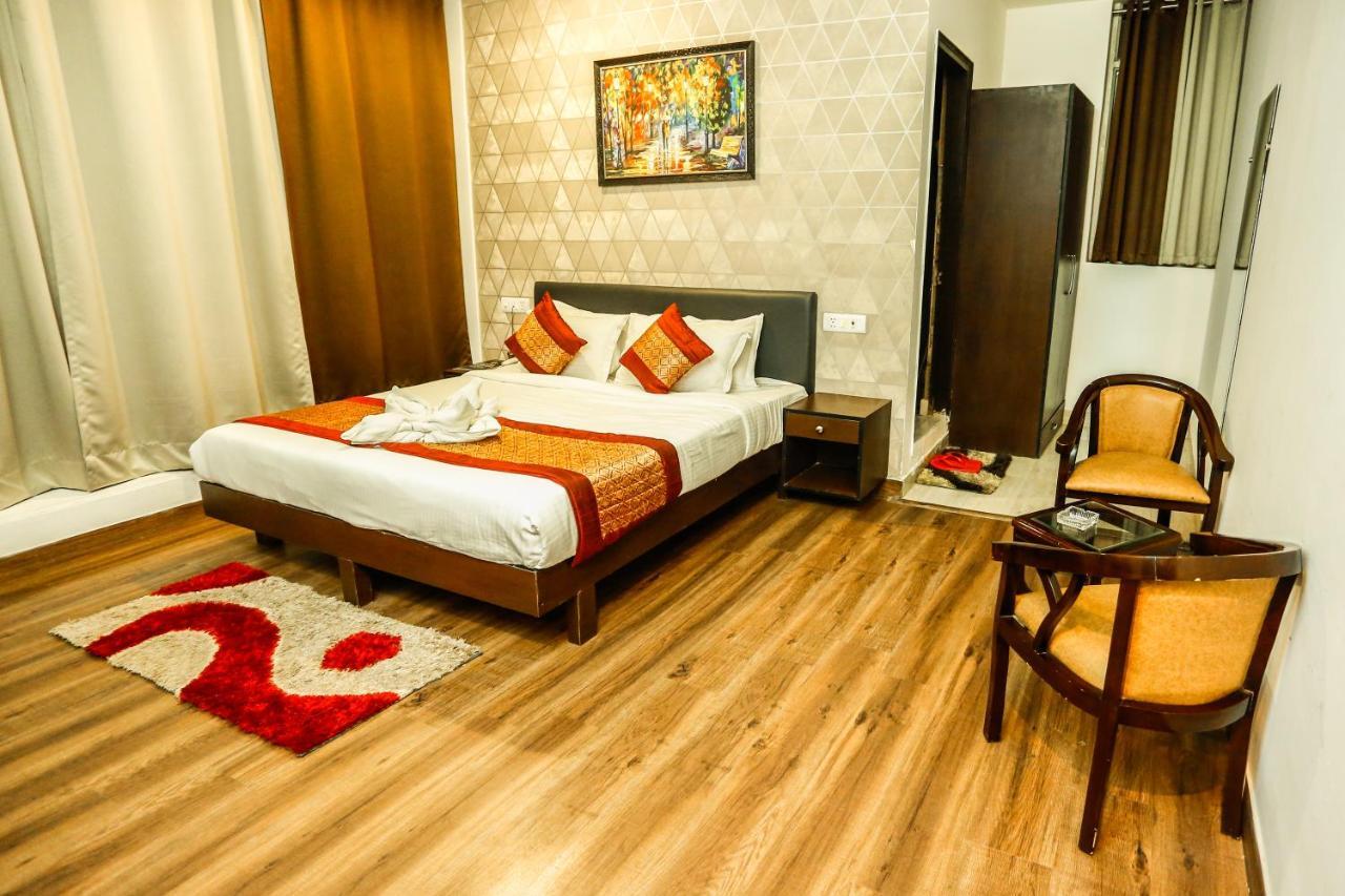 Airport Hotel Tashree New Delhi Buitenkant foto