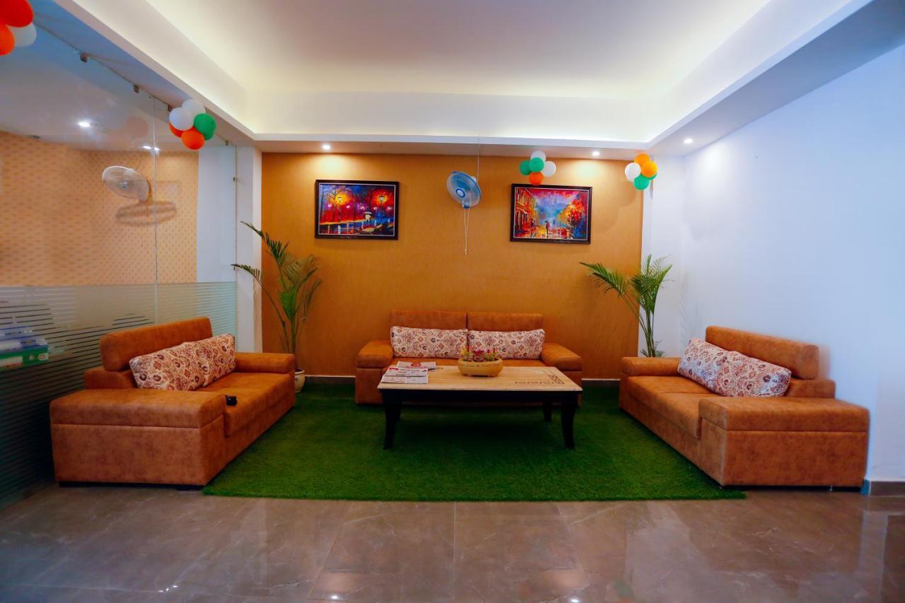 Airport Hotel Tashree New Delhi Buitenkant foto