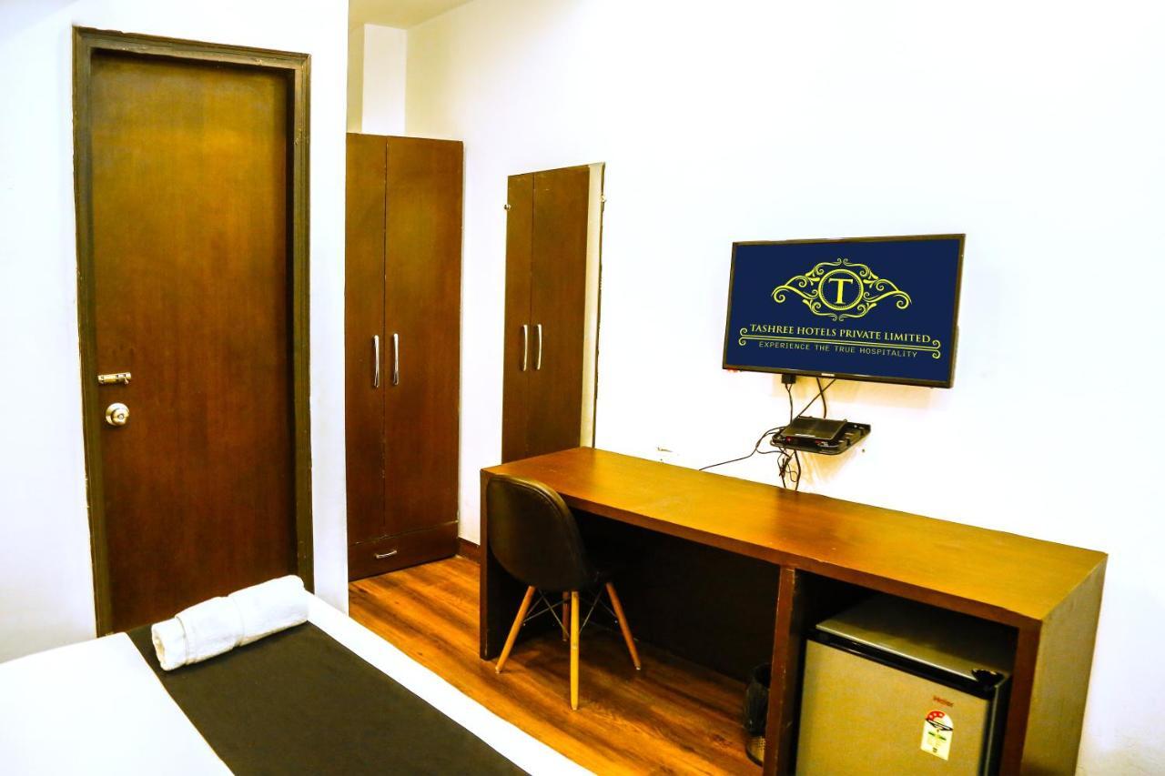 Airport Hotel Tashree New Delhi Buitenkant foto